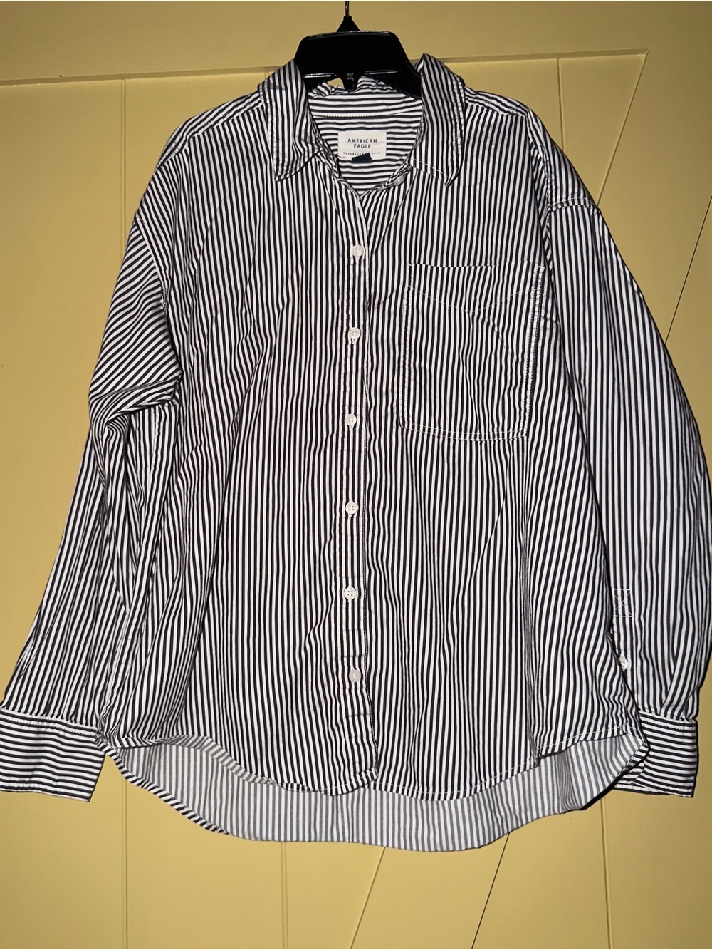 American Eagle Women’s Striped Button Up Shirt Size M 100% Cotton Black White